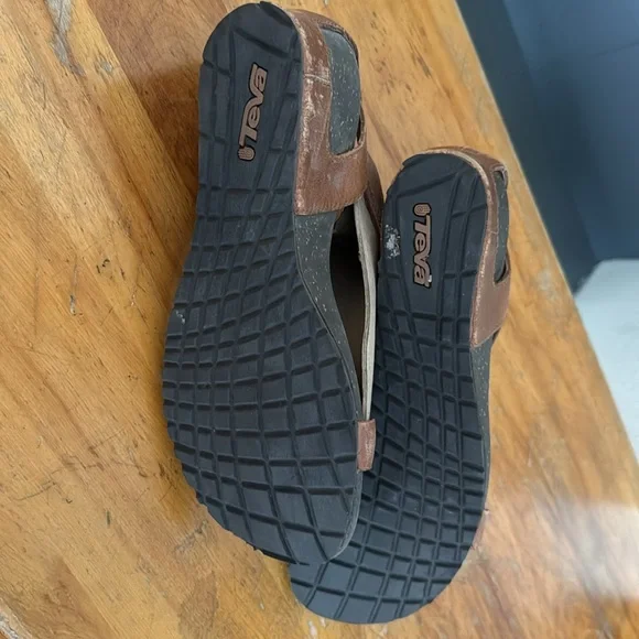 Teva Brown Leather Wedge Sandals W7.5 - Picture 4 of 7